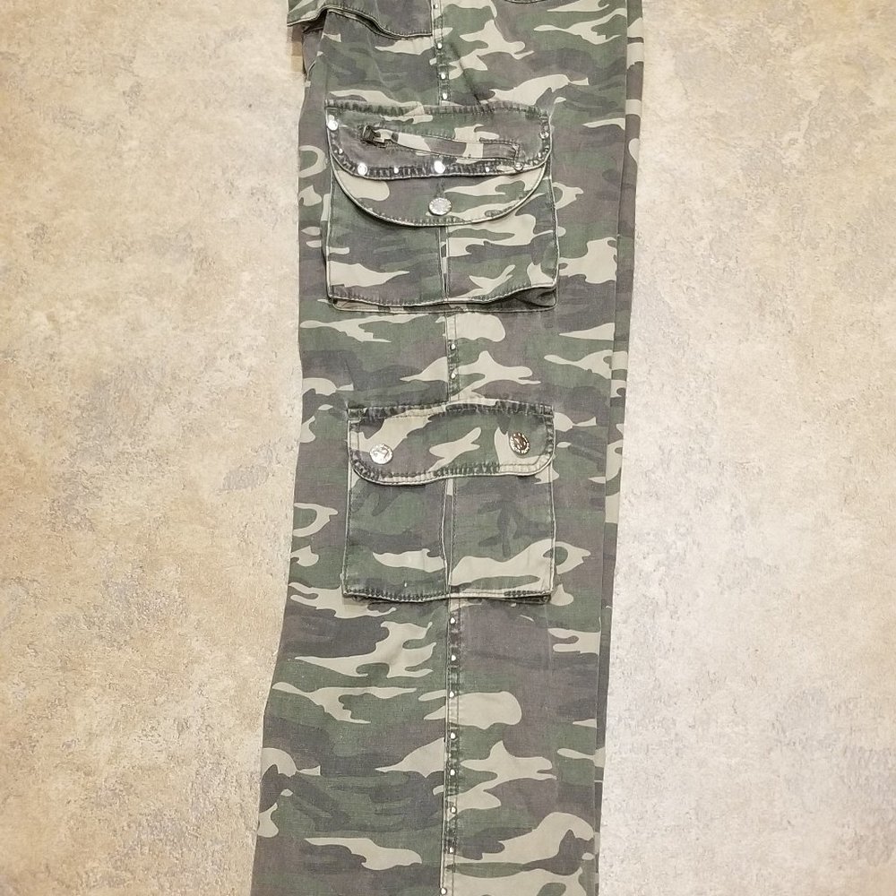 Camouflage medium women's pant